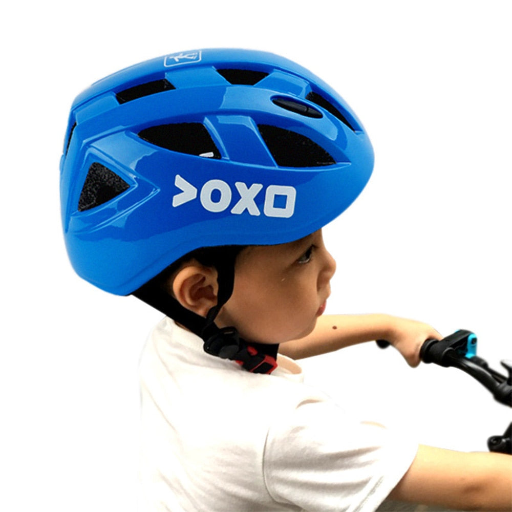 Integrally-molded Cycling Helmet for Kids.