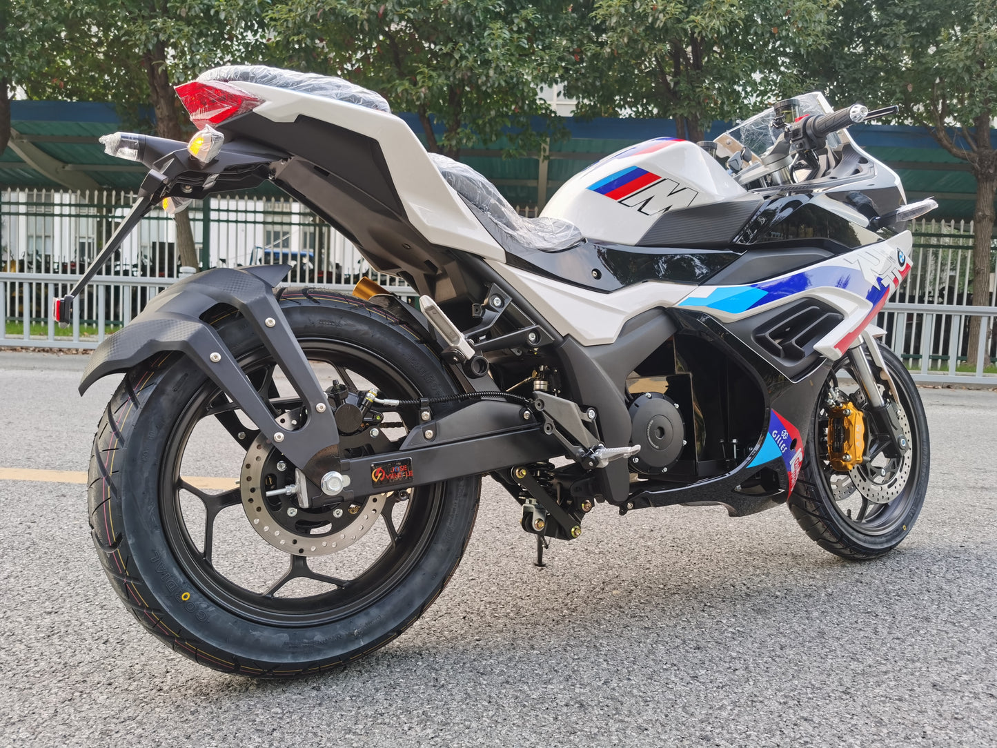 High Speed Electric Motorbike Racing Motorcycle Eec Coc 10000w Lithium Battery 150km H